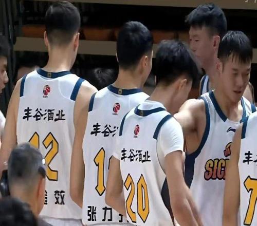 西甲,月最佳人选,佩德里,彩客网旧版比分,体育赛事平台,足球比赛比分,篮球比赛数据,体育赛事信息